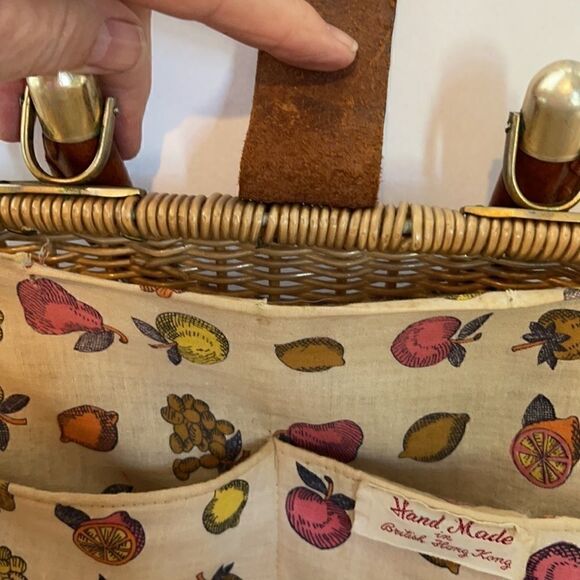 British Hong Kong Wicker and Leather Handbag, 1960 - Picture 6 of 9